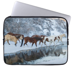 Housse Pour Ordinateur Portable Chevaux traversant le ruisseau