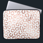 Housse Pour Ordinateur Portable Chic Rose Gold Leopard Cheetah Poster de animal<br><div class="desc">Ce design élégant et chic est parfait pour la fashionista moderne. Il présente un poster de animal safari léopard/cheetah dessiné à la main sur un arrière - plan blanc simple et imprimé en faux or rose. C'est joli, mignon et tendance ! ***REMARQUE IMPORTANTE DE CONCEPTION : Pour toute demande de...</div>