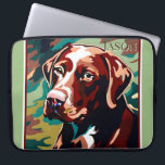 Housse Pour Ordinateur Portable Chocolat Lab Chien sur Camo Arrière - plan<br><div class="desc">Ce design de pochette d'ordinateur portable présente un buste d'un laboratoire de chocolat contre un arrière - plan de camouflage. Ajoutez un nom à personnaliser. Idéal pour le chasseur ou l'amoureux des chiens dans votre vie. Créé par Simply Farmhouse Press.</div>
