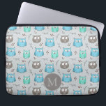 Housse Pour Ordinateur Portable Chouette gris bleu mou Motif Monogramme<br><div class="desc">Jolie petite chouette motif en bleu et gris avec monogramme en option.</div>