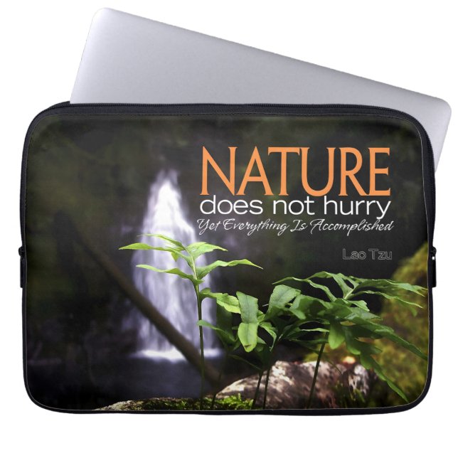 Housse Pour Ordinateur Portable Citation Inspirationnelle Lao Tsu "Nature" (Devant)