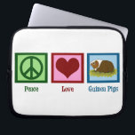 Housse Pour Ordinateur Portable Cochon de Guinée mignon<br><div class="desc">Peace Love Guinée Pigs. Un joli signe de paix,  un coeur,  et un mignon cobaye animal de compagnie.</div>