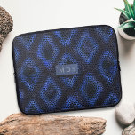 Housse Pour Ordinateur Portable Cool Bleu Abstrait Motif Faux Snakeskin Monogramme<br><div class="desc">Un faux sac bleu marine pour ordinateur portable motif serpent avec espace pour vos initiales. De plus,  c'est absolument fabuleux et totalement faux !</div>