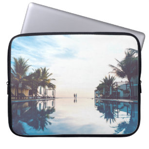 Housse Pour Ordinateur Portable Deux personnes au bord de la piscine