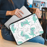 Housse Pour Ordinateur Portable Dinosaures de l'espace, Dinosaures mignons, Navire<br><div class="desc">Joli,  amusant et adorable motif avec des dinosaures de l'espace. Un cadeau moderne et tendance,  parfait pour les amateurs de dinosaures dans votre vie.</div>