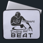 Housse Pour Ordinateur Portable Douille faite sur commande d'ordinateur portable<br><div class="desc">Le " DJ [YOURNAME] laissant tomber ce battement". Changez le gisement des textes en ce que vous voulez. Utilisant la "personnaliser il" fonction, vous peut également changer (éditer) la couleur d'arrière - plan de cet article, aussi bien qu'ajoute plus de texte si vous souhaitez. Voir le mon magasin pour plus...</div>