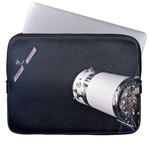 Housse Pour Ordinateur Portable Dragon Xl Spacecraft S'Approche D'Une Passerelle L