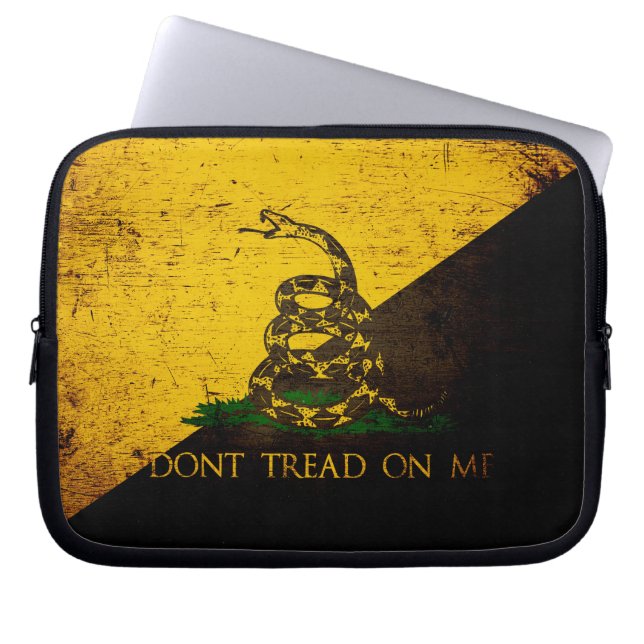 Housse Pour Ordinateur Portable Drapeau grunge noir d'Anarcho Gadsden (Devant)