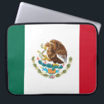 Housse Pour Ordinateur Portable Drapeau mexicain<br><div class="desc">Le design présente le drapeau national du Mexique, officiellement connu sous le nom des États-Unis mexicains (Estados Unidos Mexicanos). Il présente un aigle avec un serpent dans son talon, perché au sommet d'un cactus de poire épineux, qui pousse sur une roche au milieu d'un lac : cette image est influencée...</div>