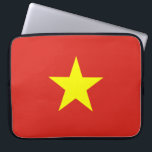 Housse Pour Ordinateur Portable Drapeau vietnamien (Vietnam)<br><div class="desc">Ce dessin présente le drapeau national du Vietnam (officiellement connu sous le nom de République socialiste du Vietnam), un pays d'Asie du Sud-Est. C'est le pays le plus à l'est de la péninsule indochinoise. Le Vietnam a des frontières terrestres avec la Chine au nord, et le Laos et le Cambodge...</div>