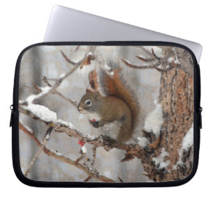 Housse Pour Ordinateur Portable Écureuil d'hiver, neige et baies rouges Conception