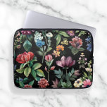 Housse Pour Ordinateur Portable Élégance botanique vintage Noire<br><div class="desc">Protégez et stylisez votre ordinateur portable avec notre coque à manches pour ordinateur portable "Vintage Botanical Elegance". Cette manche n'est pas seulement une protection pour votre appareil, c'est une déclaration de style, ornée d'un design floral aquarelle luxuriant. Parfait pour ajouter une touche d'élégance vintage à votre technologie, c'est un choix...</div>