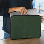 Housse Pour Ordinateur Portable Élégant cuir vert foncé Texture et script or<br><div class="desc">Cette pochette d'ordinateur portable présente une élégante texture en cuir vert foncé, offrant un look sophistiqué et intemporel. Le cuir luxueux et riche est complété par un script doré délicat, ajoutant une touche d'opulence et de style. Parfait pour garder votre ordinateur portable en sécurité tout en faisant une déclaration de...</div>