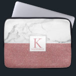Housse Pour Ordinateur Portable Élégant marbre bleu rose Parties scintillant Girly<br><div class="desc">Tendance Marbre Blush Parties scintillant rose Girly Monogram Portable Sleeve élégant et personnalisé! Gardez votre ordinateur portable en sécurité dans cette coque élégante avec un motif géométrique tendance en marbre et parties scintillant rose vif, avec un bloc de couleur au milieu avec espace pour votre nom et monogramme ! Facile...</div>