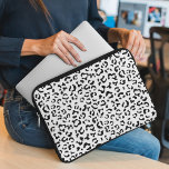 Housse Pour Ordinateur Portable Empreinte de léopard, Zones Léopard, Noir Et Blanc<br><div class="desc">Elégante,  élégante et raffinée,  motif léopard aux couleurs noir et blanc. Un cadeau moderne et branché,  parfait pour l'amant poster de animal de votre vie.</div>