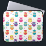 Housse Pour Ordinateur Portable Enfants assez colorés de Tween de motif de hibou<br><div class="desc">Enfants adorables et caisse colorée d'ordinateur portable de motif de hibou d'arc-en-ciel d'ados. Le motif assez lumineux et coloré de hibou comporte l'arrière - plan blanc avec les hiboux et les coeurs multicolores. Teal, le rose, le pourpre, l'orange, le jaune, le rouge vert, et le bleu ont coloré des hiboux....</div>