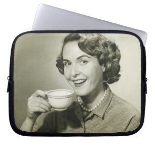 Housse Pour Ordinateur Portable Femme tenant des tasses