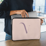 Housse Pour Ordinateur Portable Fille Feminine Blush Pink Monogramme Nom Script<br><div class="desc">Cette pochette d'ordinateur portable rose présente un design élégant et propre avec des initiales typographiques en monogramme, ajoutant une touche sophistiquée à votre appareil. Son style raffiné offre à la fois charme et protection pour votre ordinateur portable. Embrassez un accessoire chic et poli avec cette manche, alliant élégance et fonctionnalité...</div>