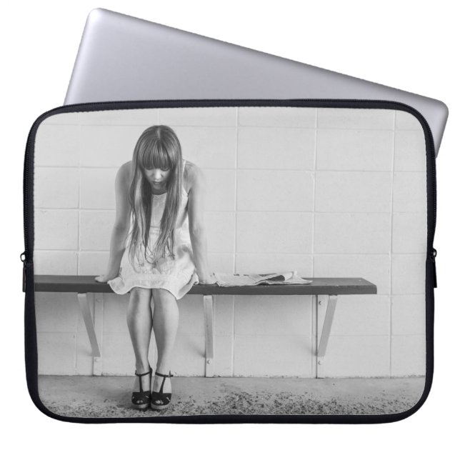 Housse Pour Ordinateur Portable Fille inquiète (Devant)
