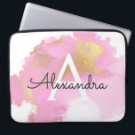 Housse Pour Ordinateur Portable Fille laveuse rose et or<br><div class="desc">Blush Pink and Gold Foil Coque d'ordinateur portable Monogram moderne et élégant. Ce coque peut être customisé pour inclure votre nom initial et prénom. Si vous souhaitez faire correspondre des articles,  veuillez contacter le concepteur.</div>