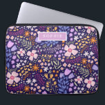 Housse Pour Ordinateur Portable Floral Modern Wildflowers Girly Elegant Stylish<br><div class="desc">A wonderful stylish laptop sleeve with a hand illustrated pattern of wonderful wildflowers. Personalize to your liking.</div>