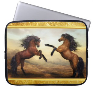 Housse Pour Ordinateur Portable Friesian Draft Horses in a rocky mountain valley