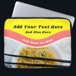 Housse Pour Ordinateur Portable Funny Ramen Noodles paquet message personnalisé<br><div class="desc">Ajoutez votre propre dicton drôle ou message personnalisé pour créer votre propre coque d'ordinateur portable à thème ramen. Cette manche de carnet est conçue pour ressembler à un paquet de nouilles ramen avec des graphismes rouge et jaune vif au-dessus d'une photo de nouilles ramen dans un bol.</div>