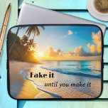 Housse Pour Ordinateur Portable Funny Tropical Beach Sunset Portable<br><div class="desc">Manche d'ordinateur portable avec tableau d'un coucher de soleil sur une plage tropicale avec palmiers,  avec vos textes (amusants ou autres) (en option).</div>