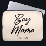 Housse Pour Ordinateur Portable Garçon Mama Custom Est. Année Mini maman maman mam<br><div class="desc">C'est une date personnalisée Garçon Mama Femme Portable Sleeve ! Fête des mères maman maman maman maman maman maman maman maman maman maman maman cadeaux</div>