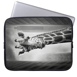 Housse Pour Ordinateur Portable Giraffe dans une cityscape
