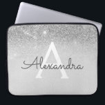 Housse Pour Ordinateur Portable Glam Parties scintillant en argent et étincelle ch<br><div class="desc">Parties scintillant Silver Ombre Faux et Coque Monogramme moderne et élégant. Ce coque peut être customisé pour inclure votre nom initial et prénom.</div>