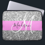 Housse Pour Ordinateur Portable Glam Pink & Silver Parties scintillant étincelles<br><div class="desc">Glam et girly rose et gris / argent parties scintillant scintillent le nom de monogramme blanc et la manche d'ordinateur portable initial. Votre nom personnalisé et votre monogramme sont écrits dans un élégant script écrit à la main avec un arrière - plan rose. Vous pouvez modifier la couleur du texte,...</div>