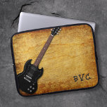 Housse Pour Ordinateur Portable Guitare électrique en détresse Monogramme<br><div class="desc">Coque d'ordinateur portable avec un look en bois patiné et conception de guitare électrique noire. Ajoutez ses initiales de monogramme dans le coin inférieur. Parfait pour un musicien,  un membre de groupe ou une guitare jouant son fils.</div>