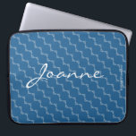 Housse Pour Ordinateur Portable HAMbyWG - Motif circulaire de n'importe quelle cou<br><div class="desc">HAMbyWhiteGlove - Motif circulaire avec fond de n'importe quelle couleur,  avec ou sans votre nom - choisissez simplement les options de personnalisation et de personnalisation ! ou appelez le 203-302-0337 pour obtenir de l'aide par HAMbWG. Affiché ici avec un fond bleu chaud.</div>