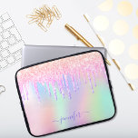 Housse Pour Ordinateur Portable Holographique licorne parties scintillant arc-en-c<br><div class="desc">Un arrière - plan holographique branché aux couleurs pastel unicorne et arc-en-ciel rose, violet, or rose, vert menthe. Décoré avec des gouttes de parties scintillant en or rose, rose et violet. Personnalisez et ajoutez un nom, écrit avec un script de style à la main moderne avec des swashes. Lettres violettes....</div>