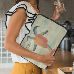 Housse Pour Ordinateur Portable Illustration de chèvre peinte moderne personnalisé<br><div class="desc">Portez votre ordinateur avec élégance avec cette pochette d'ordinateur portable avec mon artsy aquarelle peinte style illustration de la tête d'une chèvre. Cette chèvre mignonne et colorée a des cornes et une barbe et est dans les tons orange, bleu, turquoise et violet. La pochette de l'ordinateur est prête à être...</div>