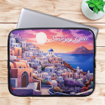 Housse Pour Ordinateur Portable Illustration de l'île de Santorin au coucher du so<br><div class="desc">Illustration de l'île de Santorin au coucher du soleil | Manche portable Travel Art.</div>