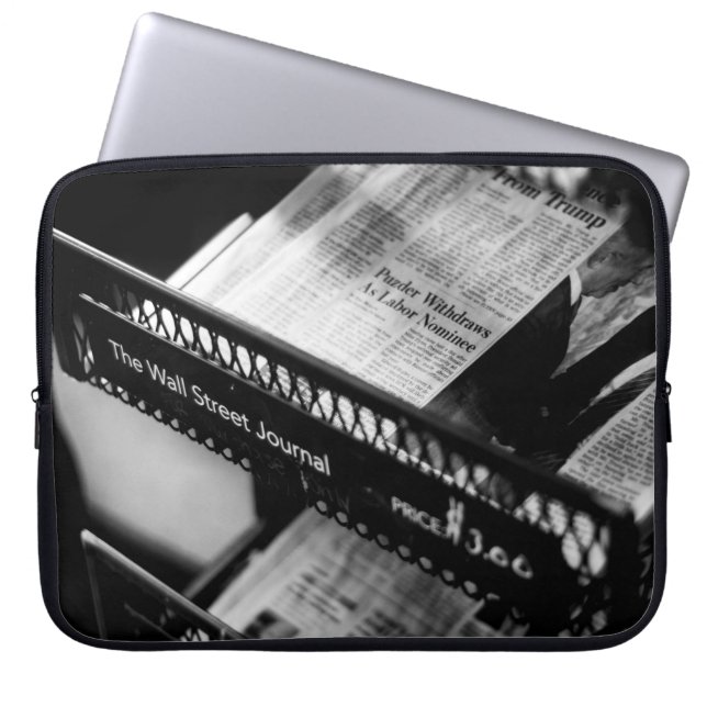HOUSSE POUR ORDINATEUR PORTABLE JOURNAUX SUR LE WALL STREET JOURNAL RACK (Devant)
