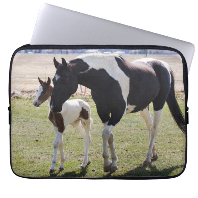 Housse Pour Ordinateur Portable Jument et pouliche marchant (Devant)