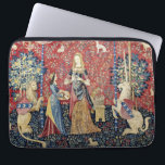 Housse Pour Ordinateur Portable La Dame et la licorne, Odeur<br><div class="desc">La Dame et la licorne, l'Odeur (La Dame a la licorne, L'odorat) Tapisserie médiévale (vers 1500). Cette tapisserie fait partie d'une série de six. Chaque tapisserie présente une dame médiévale dans différentes poses. Chaque scène représente l'un des cinq sens, ainsi qu'une sixième scène intitulée Mon Seul Desir (mon seul désir)....</div>