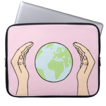 La Terre entre deux mains