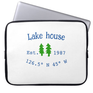 Housse Pour Ordinateur Portable Lake house et. Date année coordonnées personnalisé