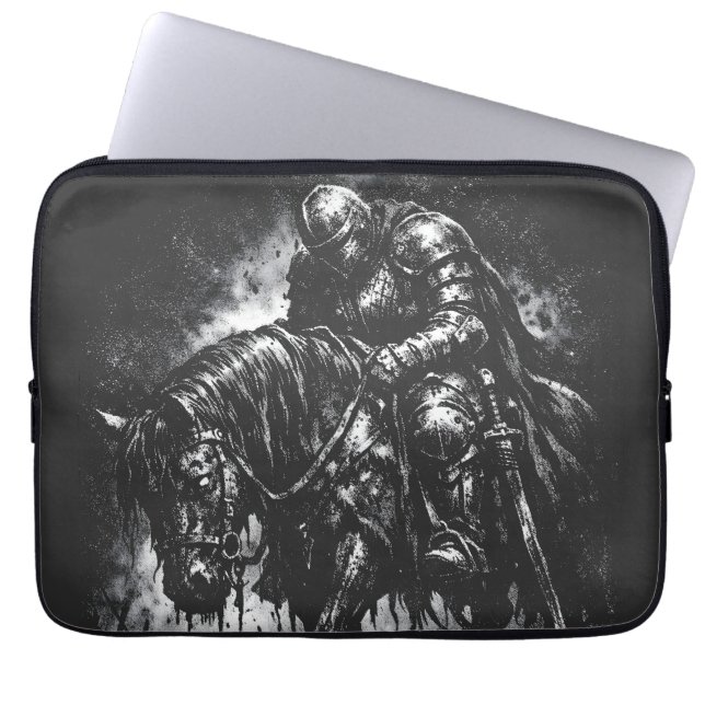 Housse Pour Ordinateur Portable Le Chevalier Déchu par BurnsInHell (Devant)