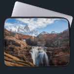 Housse Pour Ordinateur Portable Les cascades | Fitz Roy Mountain, Argentine<br><div class="desc">Cette photo Getty Images extraordinaire présente l'automne au Fitz Roy Mountain,  El Chalten,  Patagonie,  Argentine.</div>