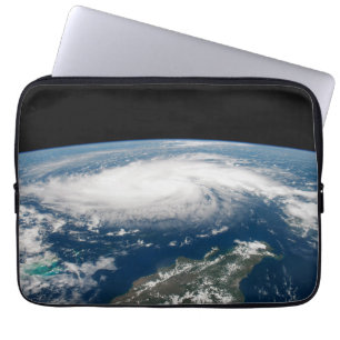 Housse Pour Ordinateur Portable L'Ouragan Dorian Au-Dessus De L'Océan Atlantique.