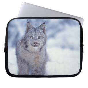 Housse Pour Ordinateur Portable Lynx dans la neige au pied des collines