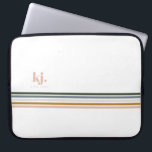 Housse Pour Ordinateur Portable Manche Ordinateur Portable Chic Retro Stripes<br><div class="desc">Un design minimaliste monogramme avec de grandes initiales typographiques dans une police classique avec votre nom ci-dessous et des rayures chic rétro couleur arc-en-ciel. Ajoutez votre libellé personnalisé à cette conception à l'aide des cases "Modifier ce modèle de conception" situées à droite de l'élément ou cliquez sur le bouton bleu...</div>