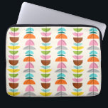 Housse Pour Ordinateur Portable Manches d'ordinateur portable Retro Colorated Nest<br><div class="desc">Ressourcez votre nid avec cette manchette d'ordinateur portable Retro Colorful Nests ! Le design est composé d'un arrière - plan crème avec des taches d'or et des rangées de demi-cercles magnifiquement kitsch et colorés reposant sur des branches noires minimalistes. Les demi-cercles ressemblent à un conte de fées, des nids d'oiseaux...</div>