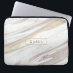 Housse Pour Ordinateur Portable Marbre blanc et beige de luxe texture<br><div class="desc">Impression de texture en faux marbre blanc et beige clair et monogramme en option.</div>
