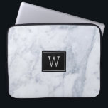 Housse Pour Ordinateur Portable Marbre gris clair Texture de pierre Accents noirs<br><div class="desc">Image élégante de la texture en pierre de marbre gris clair avec accents noirs. monogramme personnalisable.</div>